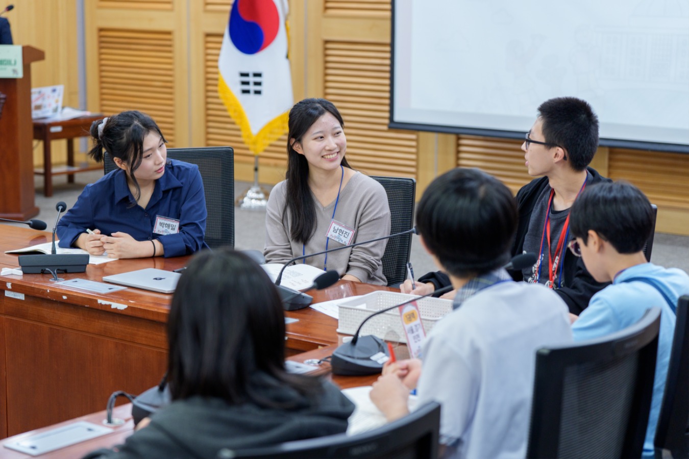 보도자료_라운드테이블 토론 현장사진(3).jpg